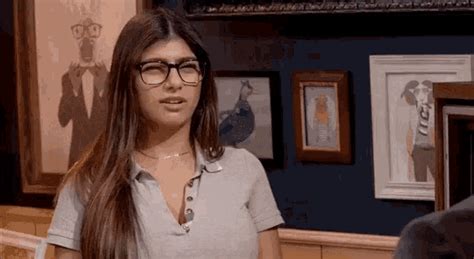 mia khalifa gif|Mia Khalifa gifs